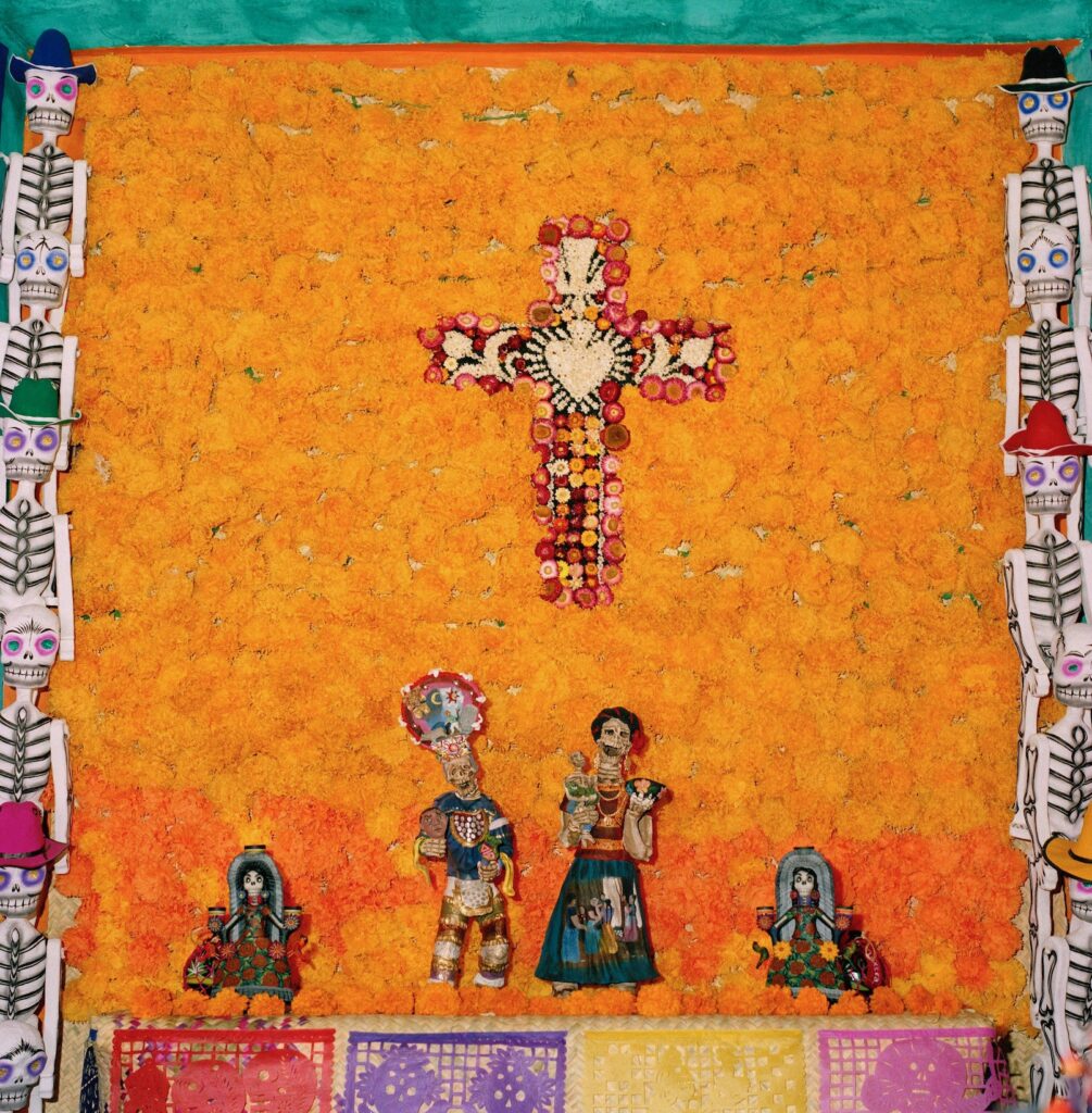 Modern Altar Corazon